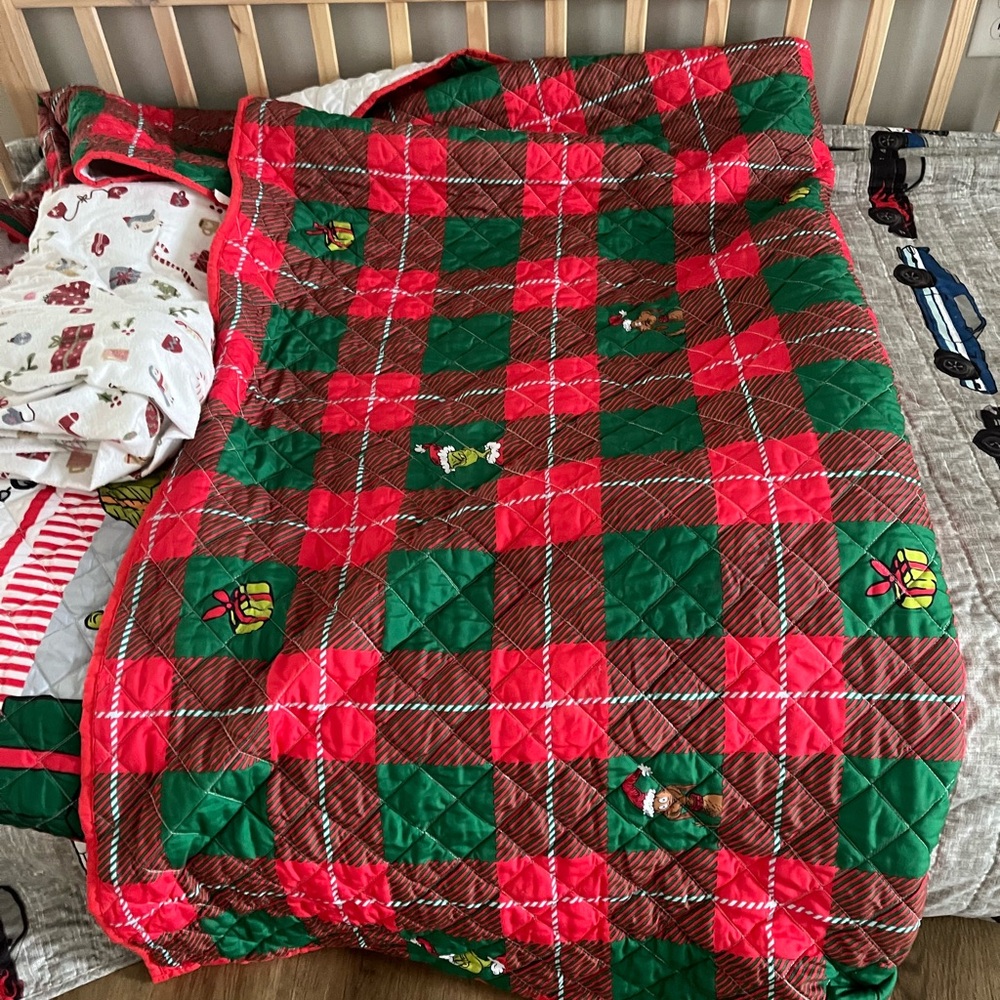 Grinch Plaid Kids Quilt with Festive Design and twin flannel Christmas sheets